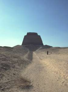 Pyramide vom Meidum
